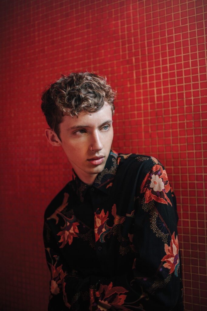 TROYE-6875