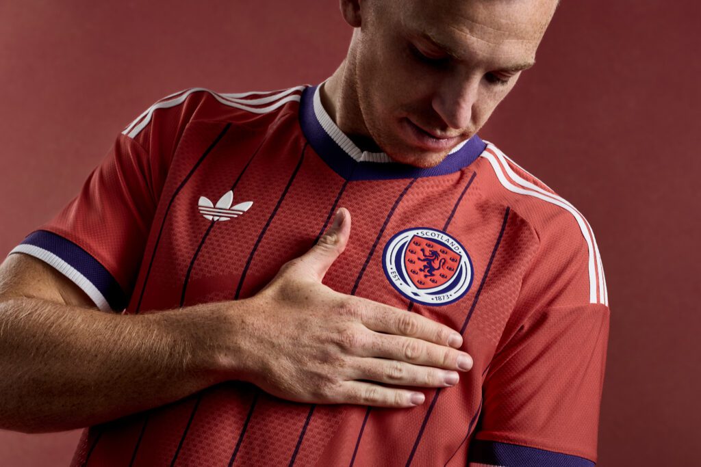 Unmarked_Scotland_awaykit0398